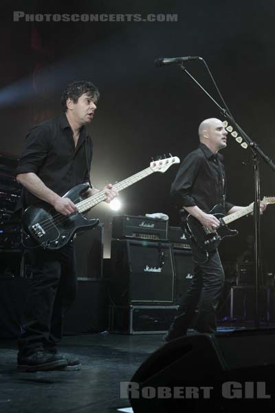 THE STRANGLERS - 2009-02-05 - PARIS - Olympia - Jean-Jacques Burnel - Raymond Barry Warne